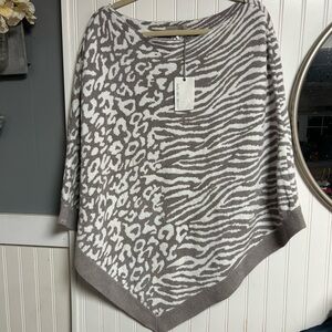 NWT Barefoot Dreams CozyChic Ultra Lite Ocean Breeze Poncho Dove Gray Animal